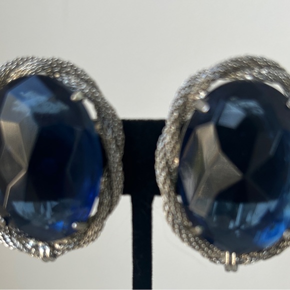Vintage Carnegie Clip Earrings Blue Faceted Glass Silver Signed Large Oval - Picture 9 of 11